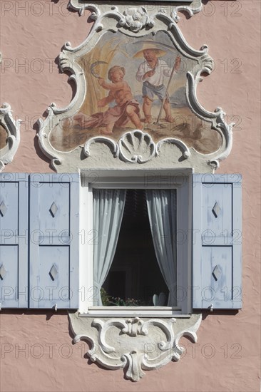 Window in a historic house with Lueftlmalerei in Ludwigstrasse, Partenkirchen district, Garmisch-Partenkirchen, Werdenfelser Land, Upper Bavaria, Bavaria, Germany, Europe