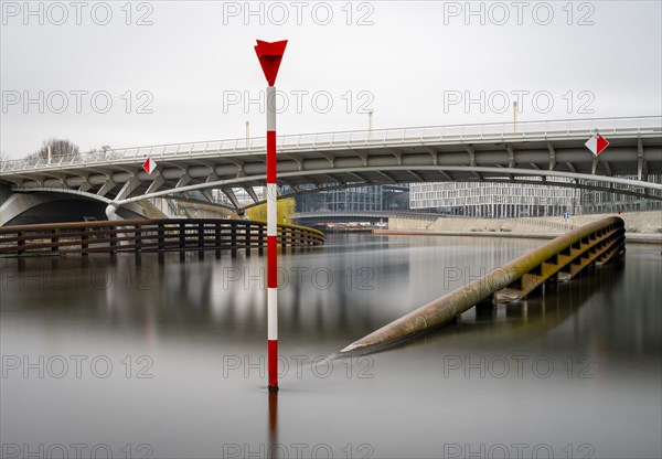 Long exposure, detail photo, Kronprinzenbruecke in the government district, Berlin, Germany, Europe