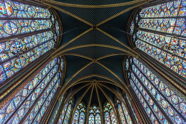 Interior view, Upper Chapel, Sainte-Chapelle, Ile de la Cite, Paris, France, Europe