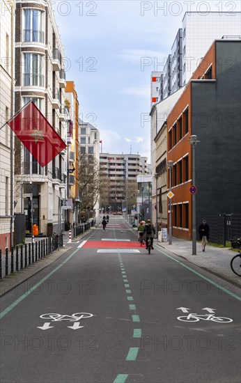 Symbolic photo on the subject of bicycle lanes in Berlin, Niederwallstrasse and Hausvogteiplatz, Berlin-Mitte, Germany, Europe