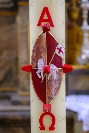 Easter candle, Easter lamb, St Kilian's parish church, Easter, Bad Heilbrunn, Upper Bavaria, Bavaria, Germany, Europe