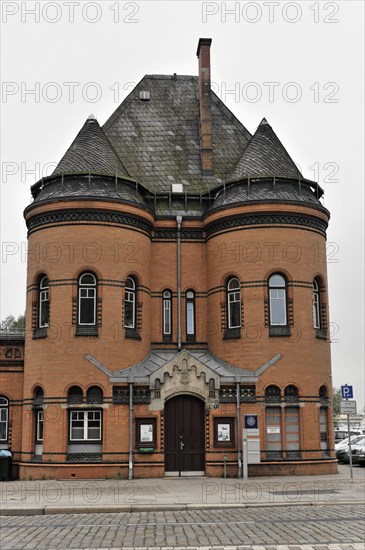 Davidwache police station, Reeperbahn, St. Pauli, A historic brick building with a pointed roof and an entrance area, Hamburg, Hanseatic City of Hamburg, Germany, Europe
