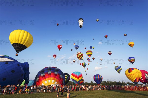 Hot-air balloons, Ballooning Festival, Saint-Jean-sur-Richelieu, Quebec Province, Canada, North America