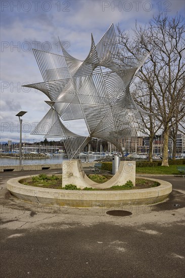 Art object Ouverture au Monde by the artist Angel Duarte in the Ouchy neighbourhood, Lausanne, district of Lausanne, Vaud, Switzerland, Europe