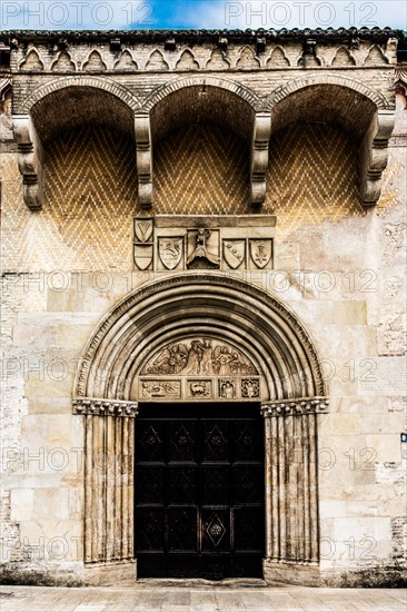 Stone portal, Moorish door, Duomo di Santa Maria Maggiore, 13th century, historic city centre, Spilimbergo, Friuli, Italy, Spilimbergo, Friuli, Italy, Europe