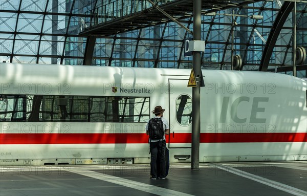 Passengers and staff at Berlin Central Station, Berlin, Germany, Europe