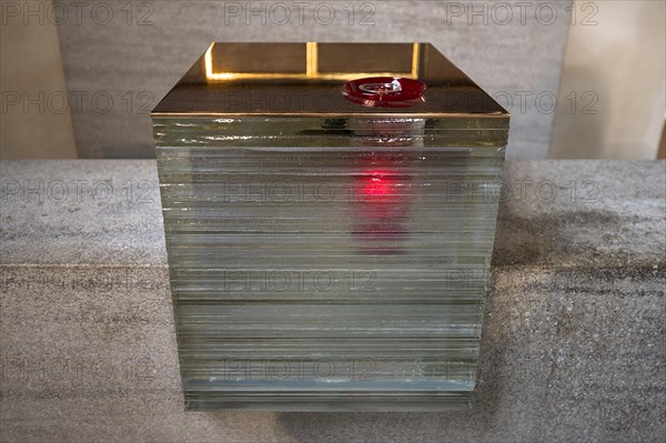 Modern glass tabernacle, St Clare's Church, Koenigstrasse 66, Nuremberg, Middle Franconia, Bavaria, Germany, Europe