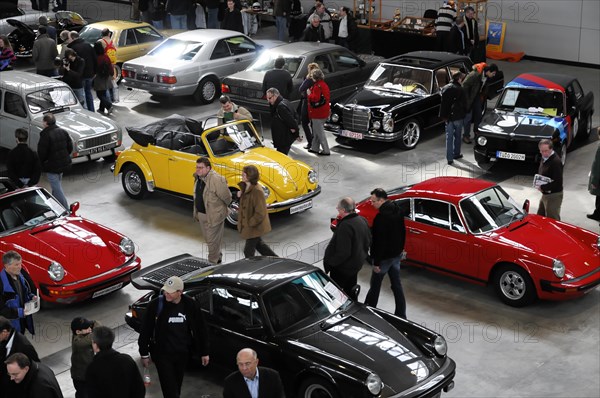 RETRO CLASSICS 2010, Stuttgart Messe, people inspect various classic cars and sports cars at a trade fair, Stuttgart Messe, Stuttgart, Baden-Wuerttemberg, Germany, Europe