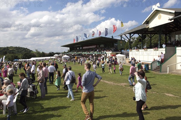 Visitors at the racecourse in Bad Harzburg, 21.07.2015