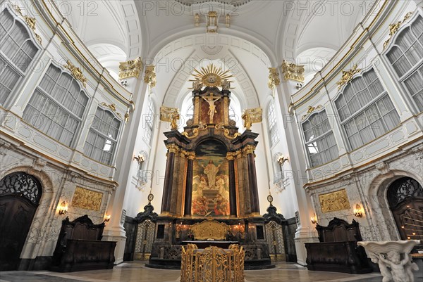 Michaeliskirche, Michel, baroque church St. Michaelis, first start of construction 1647- 1750, detailed baroque altar with gold decorated frame and religious painting, Hamburg, Hanseatic City of Hamburg, Germany, Europe