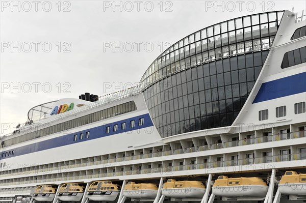 Detail, AIDALuna, The bow of a cruise ship next to modern harbour architecture, Hamburg, Hanseatic City of Hamburg, Germany, Europe