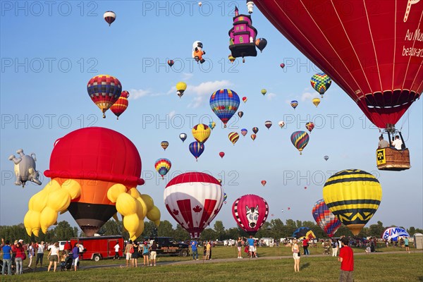 Hot-air balloons, Ballooning Festival, Saint-Jean-sur-Richelieu, Quebec Province, Canada, North America