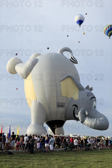 Hot-air balloons, Ballooning Festival, Saint-Jean-sur-Richelieu, Quebec Province, Canada, North America