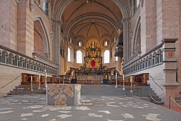 Choir room with high altar in UNESCO St Peter's Cathedral, chancel, interior view, Trier, Rhineland-Palatinate, Germany, Europe