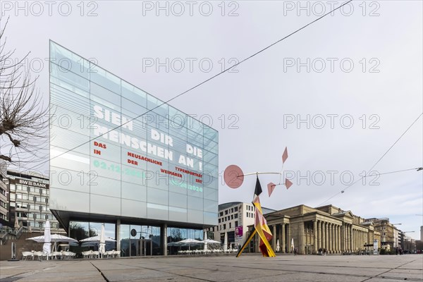 City view, art museum with sculpture Alexander Calder: Crinkly avec disque rouge, 1973, Koenigsbau am Schlossplatz, Stuttgart, Baden-Wuerttemberg, Germany, Europe