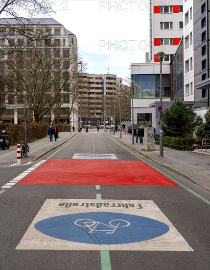 Symbolic photo on the subject of bicycle lanes in Berlin, Niederwallstrasse and Hausvogteiplatz, Berlin-Mitte, Germany, Europe