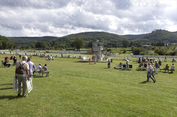 Visitors at the racecourse in Bad Harzburg, 21.07.2015