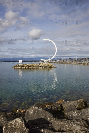 Large, semi-circular wind vane Eole, a sculpture by the artist Clelia Bettua on a small island in Lake Geneva within the harbour of Ouchy, in the district of Ouchy, Lausanne, district of Lausanne, Vaud, Switzerland, Europe