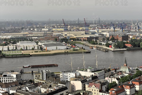 Overview of a city with harbour facilities and ships, Hamburg, Hanseatic City of Hamburg, Germany, Europe