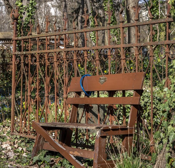 Rusty grave fences, Kirchof 1 of the Evangelische Georgen-Parochialgemeinde, Greisfswalder Strasse, Berlin, Germany, Europe