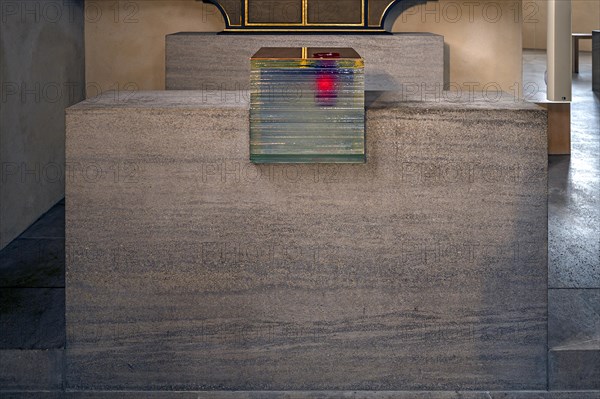 Modern glass tabernacle, St Clare's Church, Koenigstrasse 66, Nuremberg, Middle Franconia, Bavaria, Germany, Europe