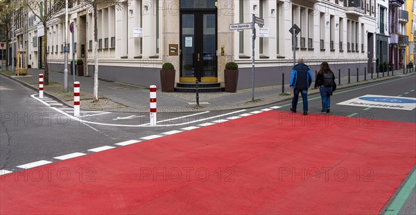 Symbolic photo on the subject of bicycle lanes in Berlin, Niederwallstrasse and Hausvogteiplatz, Berlin-Mitte, Germany, Europe