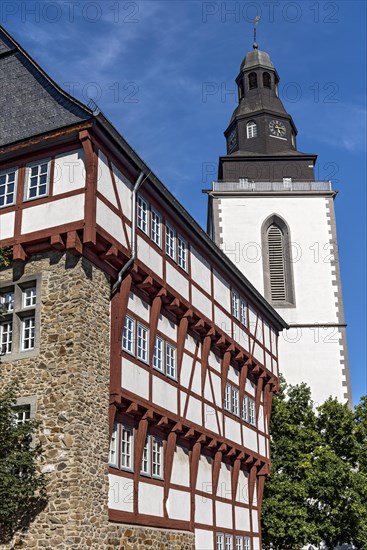 Leib'sches Haus, medieval half-timbered building as Upper Hesse Museum, Gothic bell tower of the former town church of St Pankratius, Old Town, Giessen, Giessen, Hesse, Germany, Europe