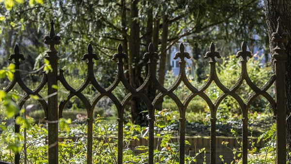 Rusty grave fences, Kirchof 1 of the Evangelische Georgen-Parochialgemeinde, Greisfswalder Strasse, Berlin, Germany, Europe