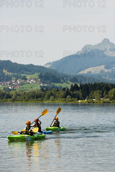 Kayaks, Lake Ammer, near Herrsching am Lake Ammer, Fuenfseenland, Upper Bavaria, Bavaria, Germany, Europe