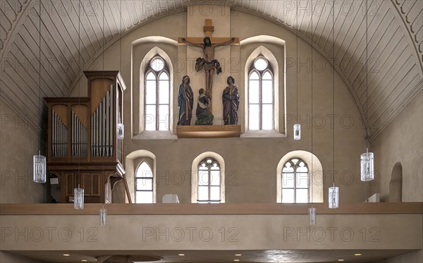 West wall with gallery and with the crucifixion group from around 1510 by the carver Veit Wirsberger, St Clare's Church, Koenigstrasse 66, Nuremberg, Middle Franconia, Bavaria, Germany, Europe