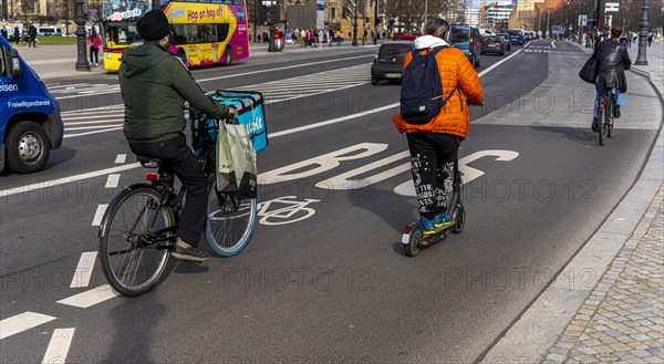 Combined bus and cycle lane, Unter den Linden Palace Bridge, Berlin-Mitte, Germany, Europe