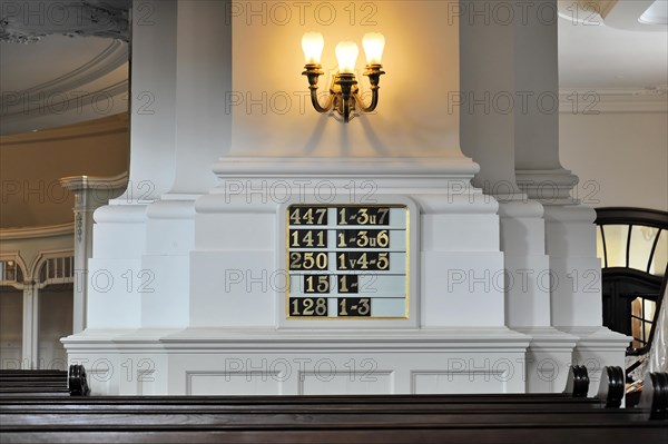 Michaeliskirche, Michel, baroque church St. Michaelis, first start of construction 1647- 1750, interior view of a church with hymnal number plate on a white column, Hamburg, Hanseatic City of Hamburg, Germany, Europe