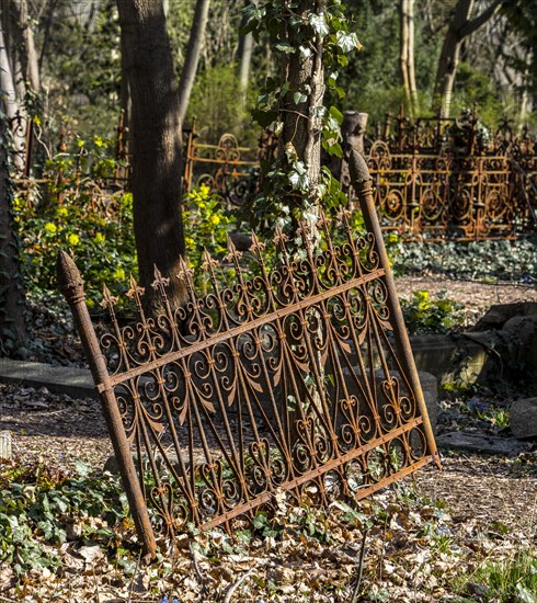 Rusty grave fences, Kirchof 1 of the Evangelische Georgen-Parochialgemeinde, Greisfswalder Strasse, Berlin, Germany, Europe