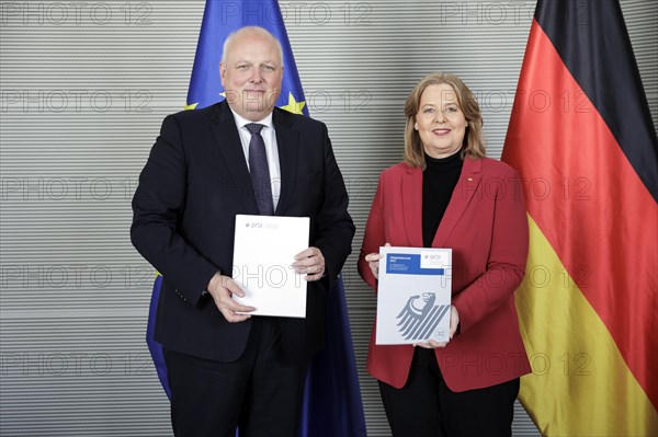 (R-L) Bundestag President Baerbel Bas, SPD, MdB, receives the 32nd activity report of the Federal Commissioner for Data Protection and Freedom of Information, Ulrich Kelber. Berlin, 20 March 2024