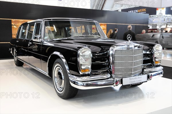 RETRO CLASSICS 2010, Stuttgart Messe, Side view of a classic black Mercedes-Benz limousine, Mercedes-Benz 600 Pullman, at a car exhibition, Stuttgart Messe, Stuttgart, Baden-Wuerttemberg, Germany, Europe