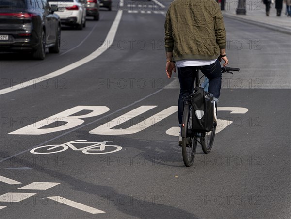 Combined bus and cycle lane, Unter den Linden Palace Bridge, Berlin-Mitte, Germany, Europe