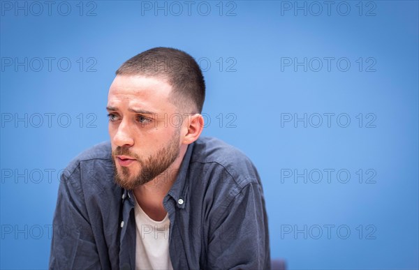 Matthias Keussen, Athletic Sonnenberg e.V., representative for the German Sports Youth in the DOSB at a federal press conference of the Alliance Together for Democracy. At the federal level. On the ground. For all. in Berlin, 21.03.2024