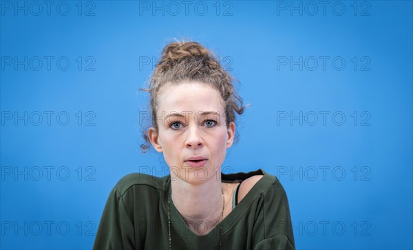 Helena stone house, founder of Sanktionsfrei e. V., at a federal press conference on the topic of climate money in Berlin, 21 March 2024