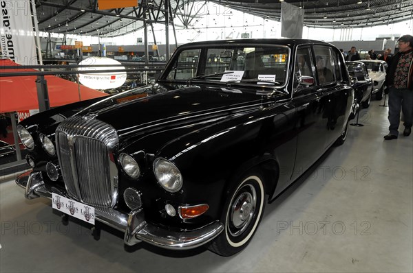 RETRO CLASSICS 2010, Stuttgart Messe, Black elegant limousine with chrome details, presented on the side in a hall, Stuttgart Messe, Stuttgart, Baden-Wuerttemberg, Germany, Europe