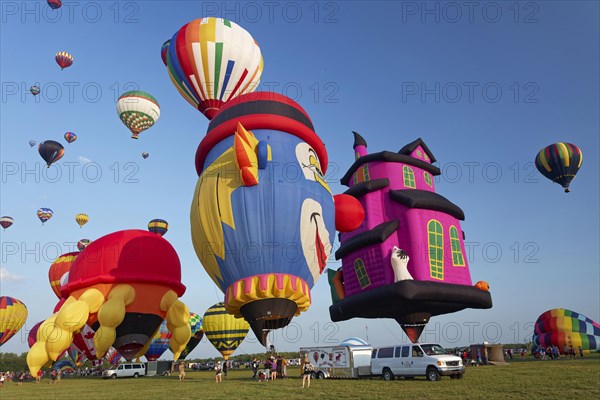 Hot-air balloons, Ballooning Festival, Saint-Jean-sur-Richelieu, Quebec Province, Canada, North America