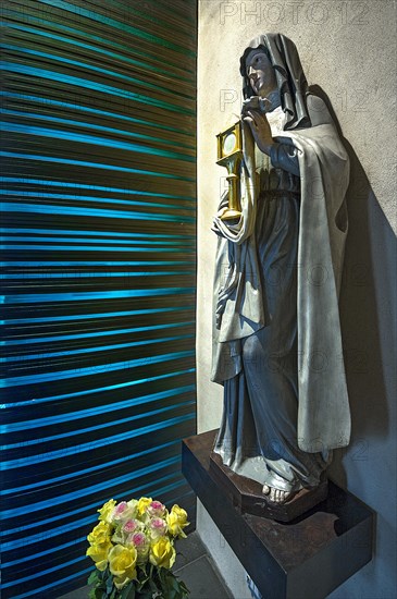 Sculpture by Caritas Pirckheimer at the entrance to St Mary's Chapel, St Clare's Church, Koenigstrasse 66, Nuremberg, Middle Franconia, Bavaria, Germany, Europe