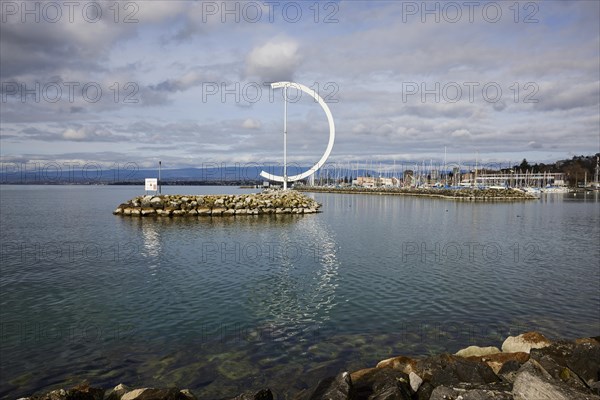 Large, semi-circular wind vane Eole, a sculpture by the artist Clelia Bettua on a small island in Lake Geneva within the harbour of Ouchy, in the district of Ouchy, Lausanne, district of Lausanne, Vaud, Switzerland, Europe