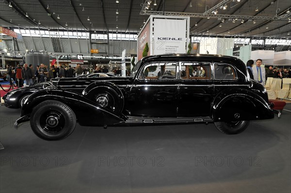 RETRO CLASSICS 2010, Stuttgart Messe, The side view of an elegant black classic car saloon with chrome accents, Black, shiny classic car saloon from Mercedes-Benz, Stuttgart Messe, Stuttgart, Baden-Wuerttemberg, Germany, Europe