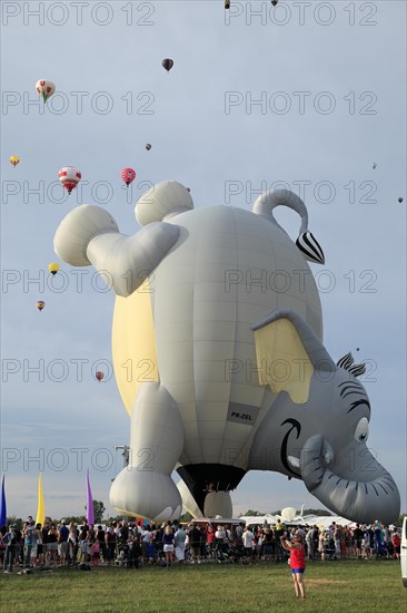 Hot-air balloons, Ballooning Festival, Saint-Jean-sur-Richelieu, Quebec Province, Canada, North America