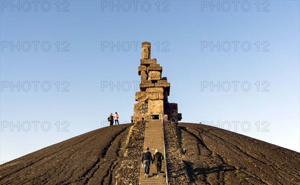 The Rheinelbe spoil tip in Gelsenkirchen. The 10 metre high sculpture Himmelstreppe stands on the highest point of the slag heap, 27.10.2015