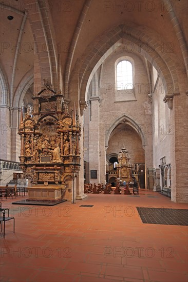 Altar of All Saints and funerary altar of Archbishop Lothar von Metternich in UNESCO St Peter's Cathedral, interior view, high altar, arts and crafts, decorations, figures, Trier, Rhineland-Palatinate, Germany, Europe