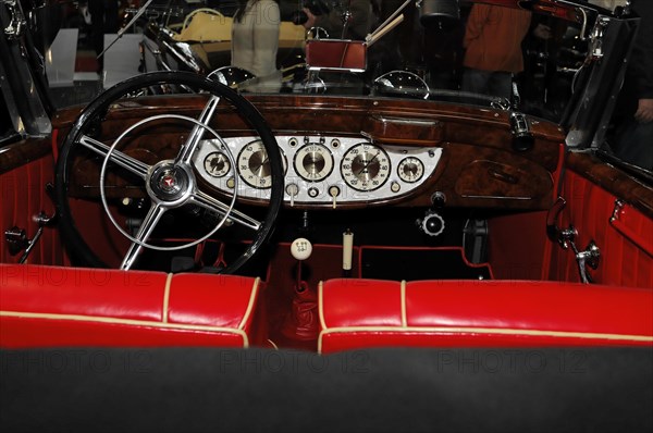 RETRO CLASSICS 2010, Stuttgart Messe, Interior of a classic car (Mercedes) with red leather seats and round instruments, Stuttgart Messe, Stuttgart, Baden-Wuerttemberg, Germany, Europe