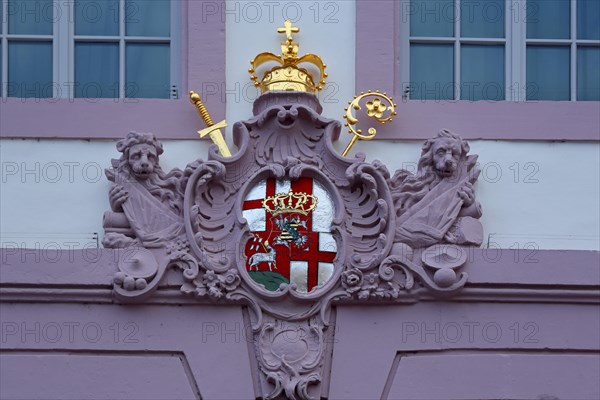 Coat of arms with lion figures, imperial crown with orb and golden sword, crown, red, white, cross, detail, decorations, Hauptwache House, Hauptmarkt, Trier, Rhineland-Palatinate, Germany, Europe