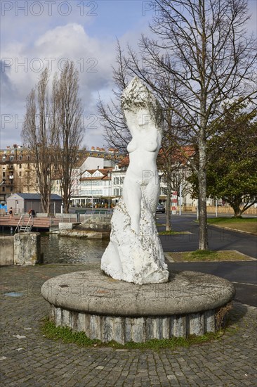 Statue of the Virgin of Lake Geneva, Vierge du Lac with the lakeside promenade in the district of Ouchy, Lausanne, district of Lausanne, Vaud, Switzerland, Europe