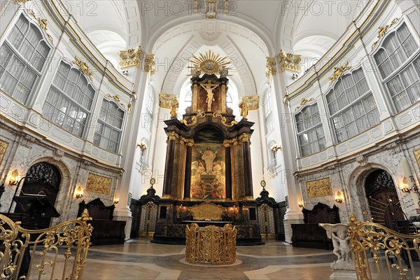 Michaeliskirche, Michel, baroque church St. Michaelis, first start of construction 1647- 1750, baroque altar area with golden decoration and paintings in a church, Hamburg, Hanseatic City of Hamburg, Germany, Europe